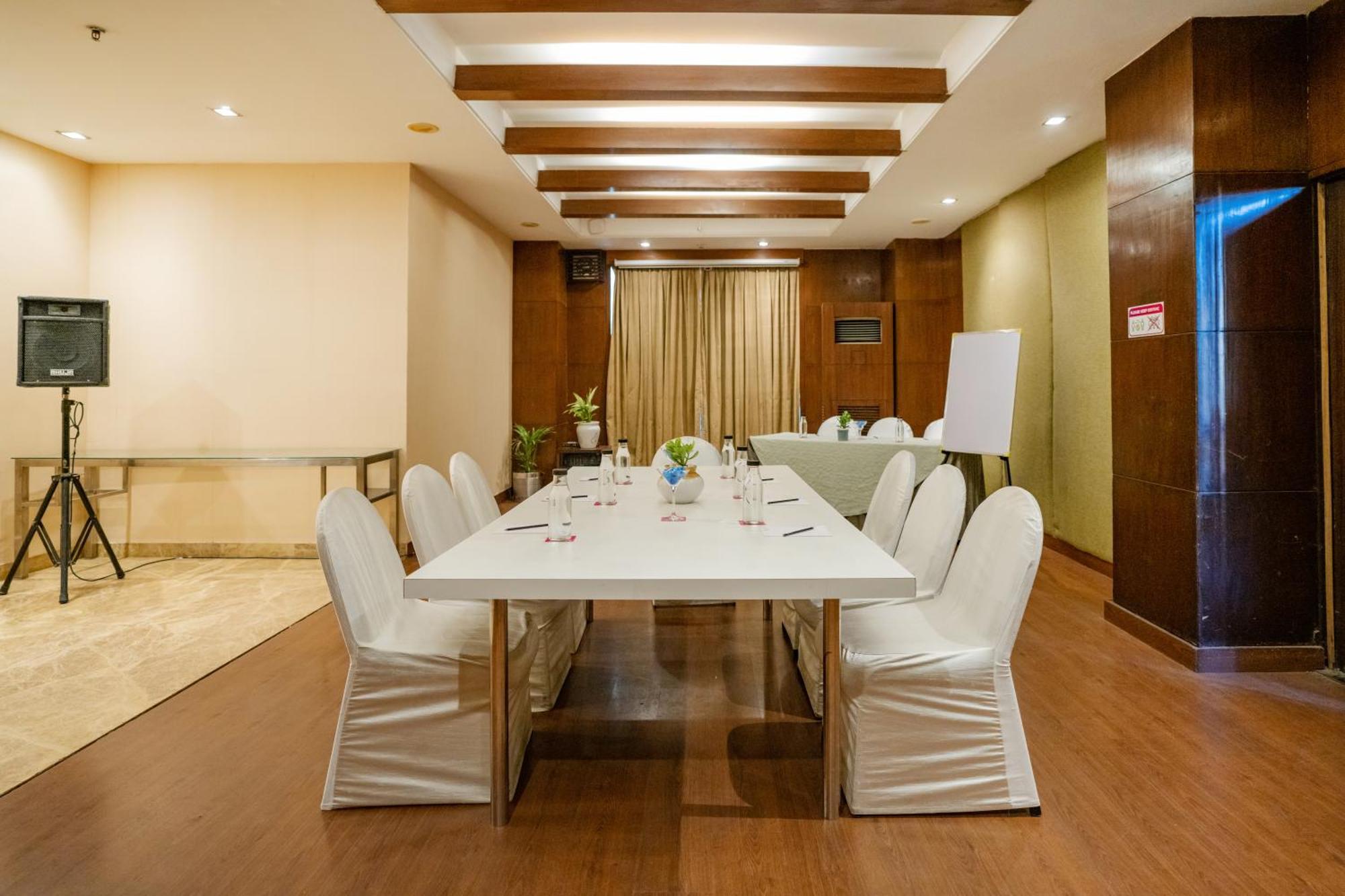 Royal Orchid Central Jaipur, Bani Park Extérieur photo