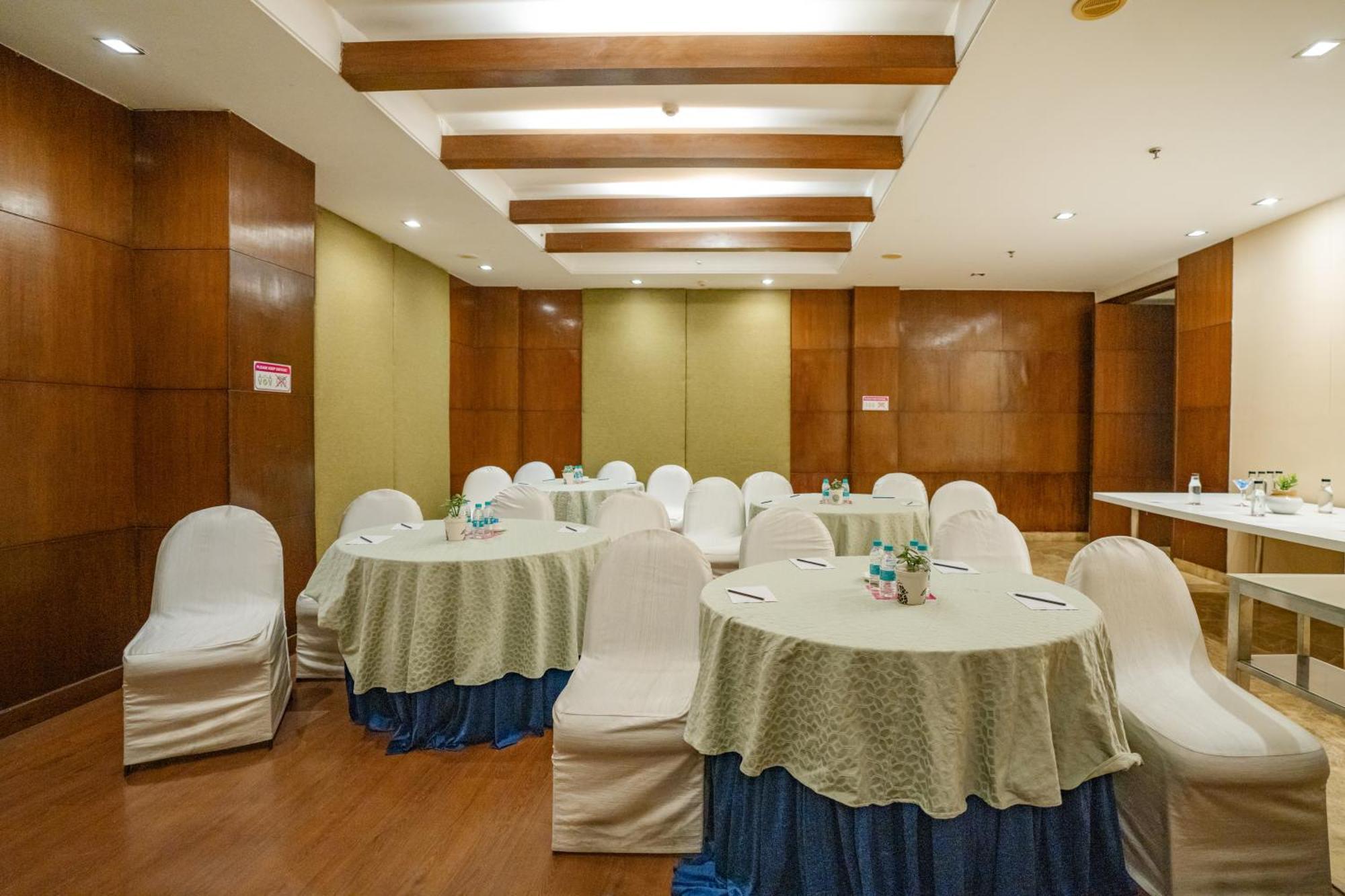 Royal Orchid Central Jaipur, Bani Park Extérieur photo
